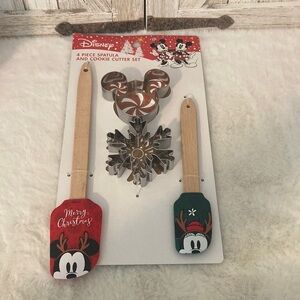 Disney Mickey Mouse Christmas 4 Piece Spatula and Cookie Cutter Set